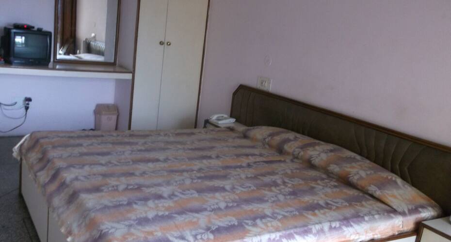 Hotel Utsav Pure Vegetarian, Solan 1